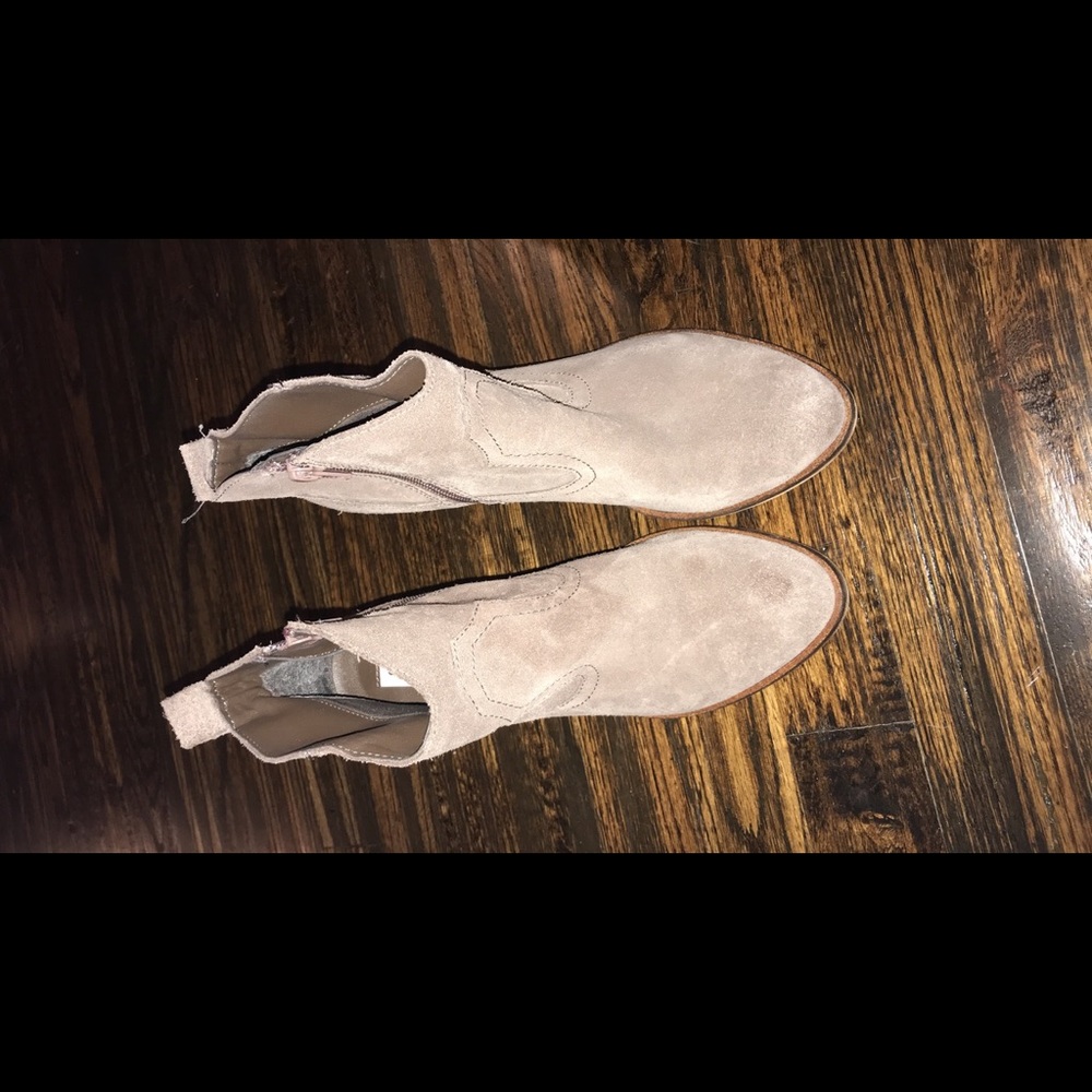 beige ankle booties - Picture 2 of 6